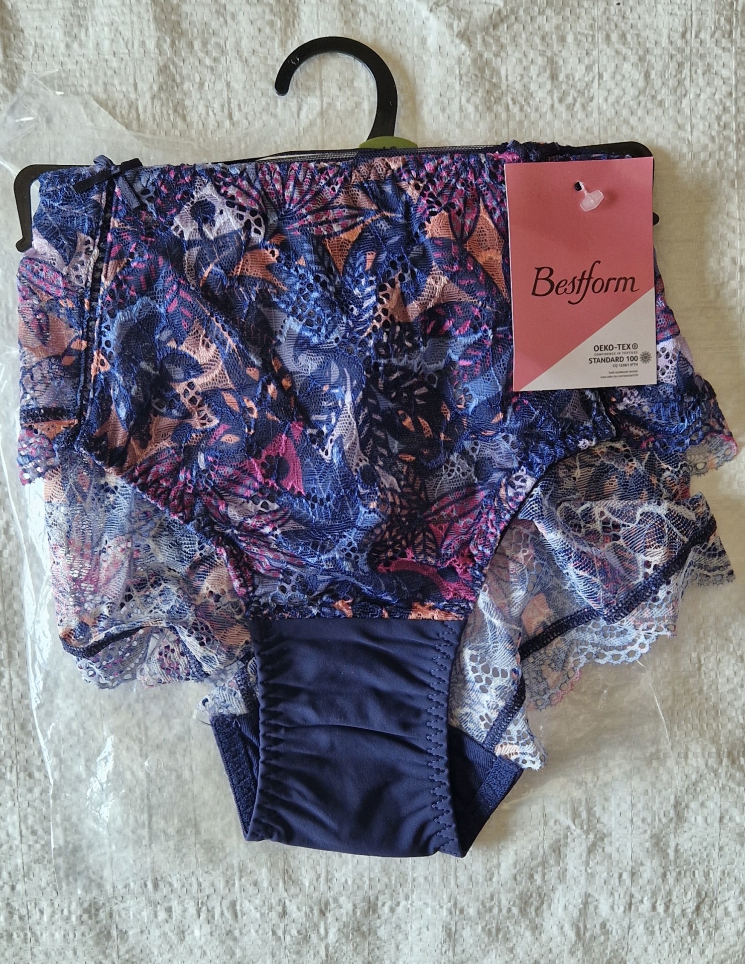 Branded Lingerie Mix 100 Pieces - Image 15